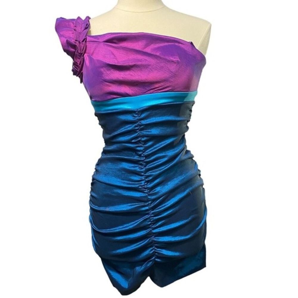 Hailey Logan‎ by Adrianna Papell One Shoulder Ruched Metallic Party Dress Size M